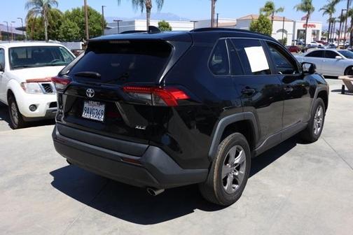 2022 Toyota RAV4 XLE