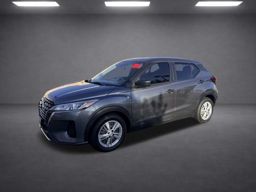 Gun Metallic 2022 Nissan Kicks S