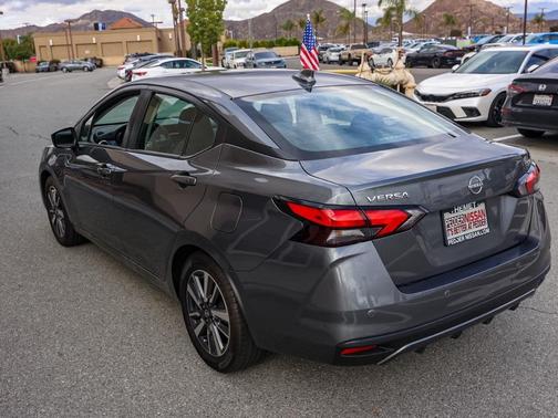 2023 Nissan Versa 1.6 SV