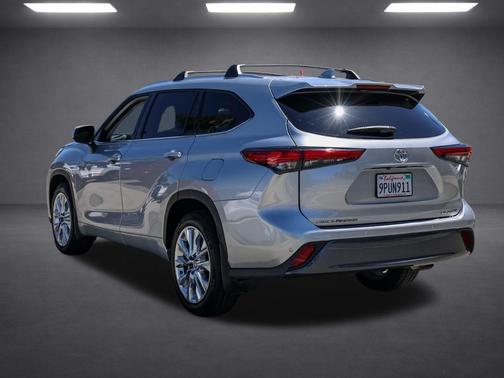 Celestial Silver Metallic 2023 Toyota Highlander Limited