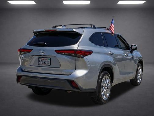 Celestial Silver Metallic 2023 Toyota Highlander Limited