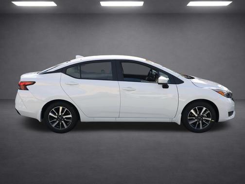 Aspen White 2025 Nissan Versa 1.6 SV