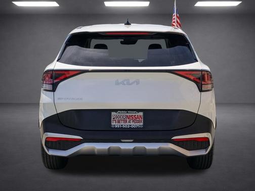 Snow White Pearl 2024 Kia Sportage LX