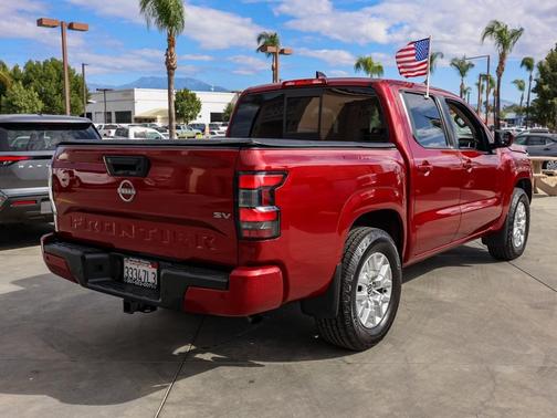 2022 Nissan Frontier SV