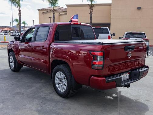 2022 Nissan Frontier SV