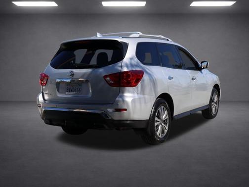 2020 Nissan Pathfinder S