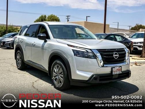 2025 Nissan Pathfinder S