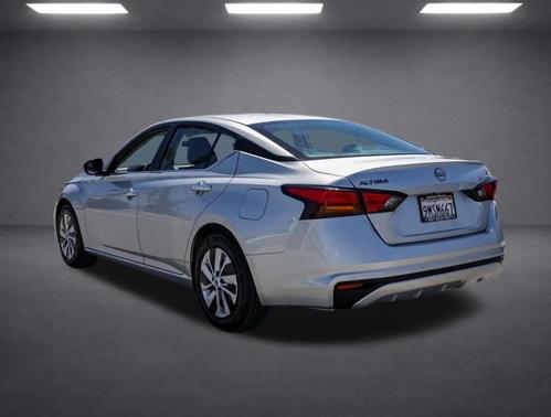 Brilliant Silver Metallic 2024 Nissan Altima 2.5 S