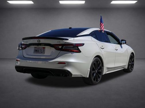 2023 Nissan Maxima SR