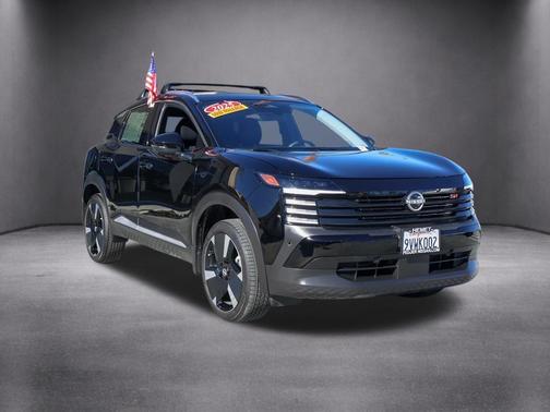 2025 Nissan Kicks SR