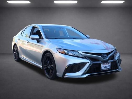 2021 Toyota Camry Hybrid XSE