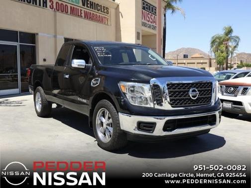 2017 Nissan Titan SV