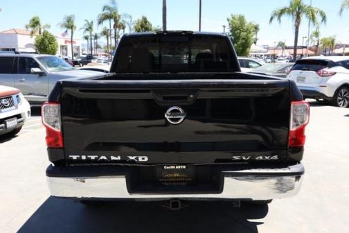 2017 Nissan Titan SV