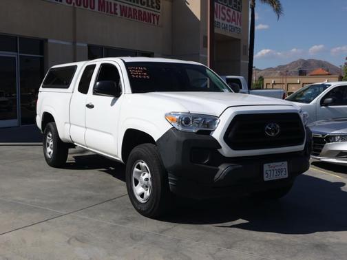 2022 Toyota Tacoma SR