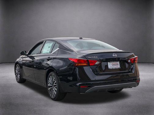 Super Black Clearcoat 2026 Nissan Altima SV