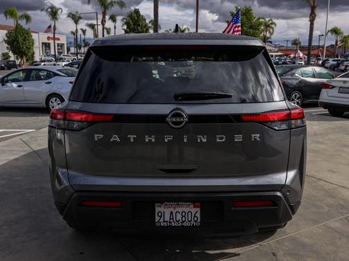 2024 Nissan Pathfinder S