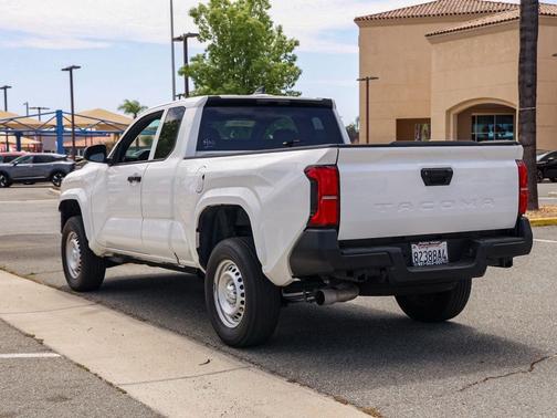 Ice 2024 Toyota Tacoma SR