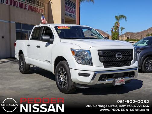 2023 Nissan Titan SV