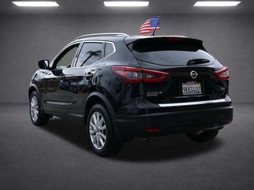 2022 Nissan Rogue Sport SV