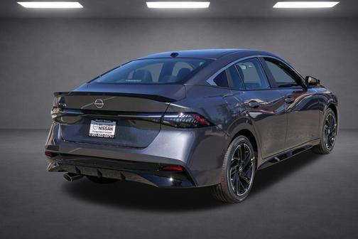 Gun Metallic 2027 Nissan Sentra SR