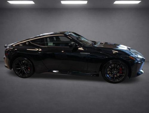 Black Diamond Pearl 2026 Nissan Z performance