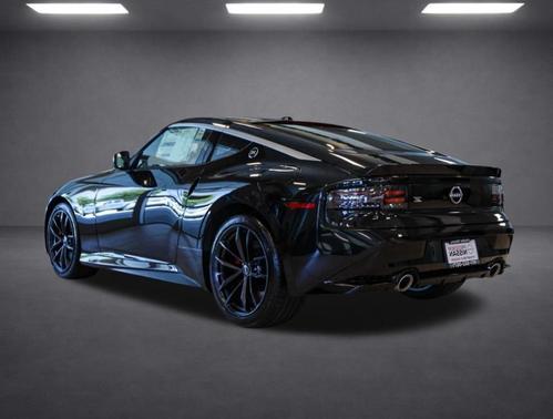 Black Diamond Pearl 2026 Nissan Z performance