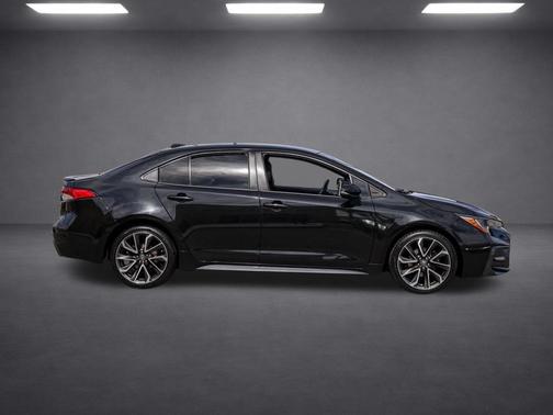 Super White 2020 Toyota Corolla SE