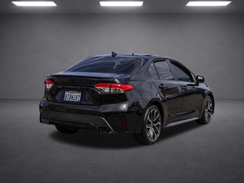 Super White 2020 Toyota Corolla SE