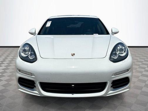 2016 Porsche Panamera Edition