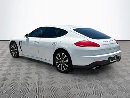 2016 Porsche Panamera Edition