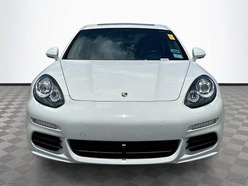 2016 Porsche Panamera Edition