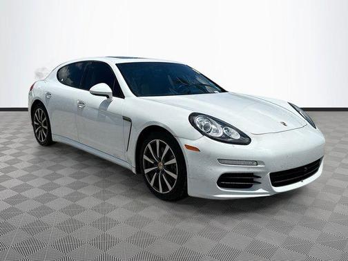 2016 Porsche Panamera Edition