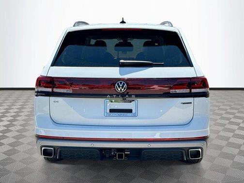 2025 Volkswagen Atlas 2.0T Peak Edition