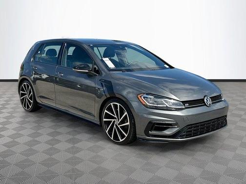 2019 Volkswagen Golf R 2.0T w/DCC & Navigation