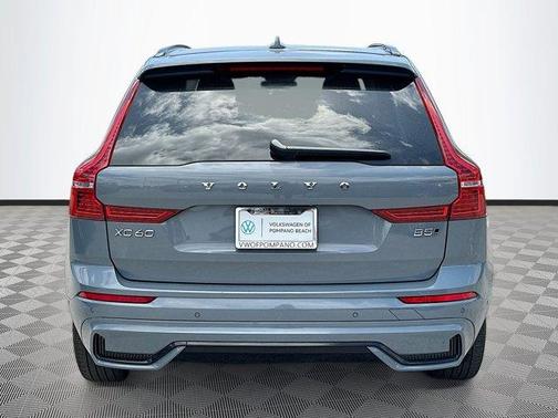 2024 Volvo XC60 B5 Plus Dark Theme