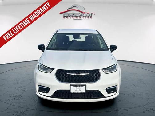 2024 Chrysler Pacifica Hybrid Select