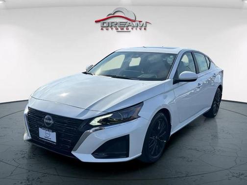 2025 Nissan Altima SV FWD