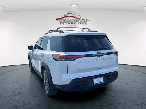 2025 Nissan Pathfinder SV FWD
