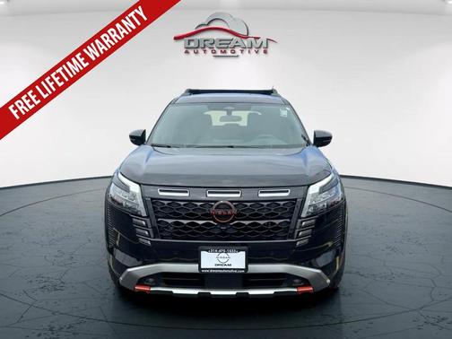 SUPER.BLACK 2026 Nissan Pathfinder