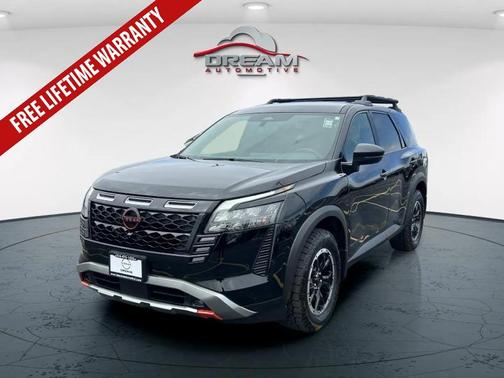 SUPER.BLACK 2026 Nissan Pathfinder