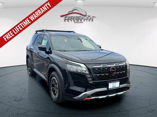 SUPER.BLACK 2026 Nissan Pathfinder