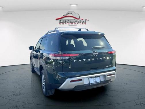 2025 Nissan Pathfinder SL 4WD