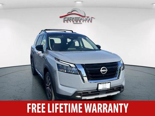 2025 Nissan Pathfinder Platinum 4WD