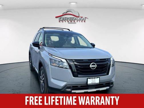 2025 Nissan Pathfinder Platinum FWD