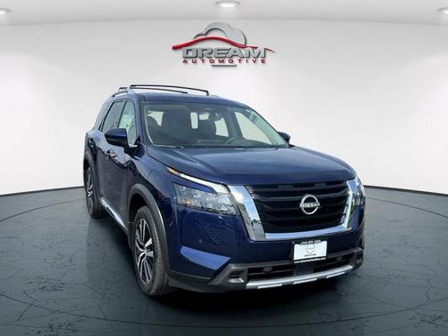 2025 Nissan Pathfinder Platinum 4WD