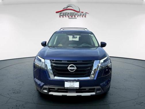 2025 Nissan Pathfinder Platinum 4WD
