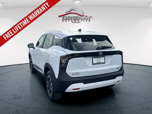 2026 Nissan Kicks SV