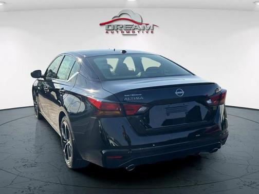 2025 Nissan Altima SR FWD