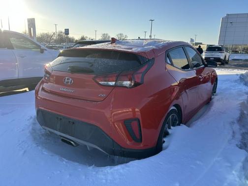 2020 Hyundai Veloster 2