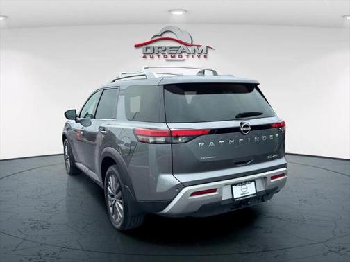 2023 Nissan Pathfinder SL 4WD